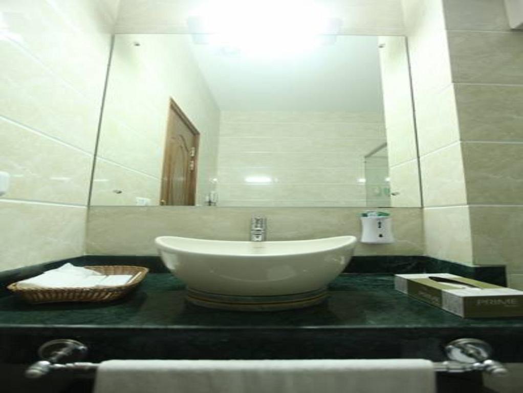 Modi Hotel & Resorts Pinjaur Eksteriør billede