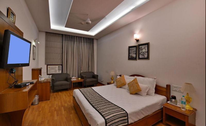 Modi Hotel & Resorts Pinjaur Eksteriør billede